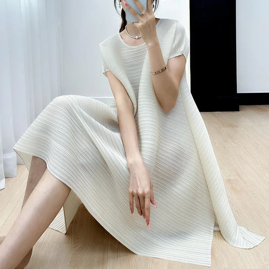 Pleated Simple Loose Figure Flattering Dress Women