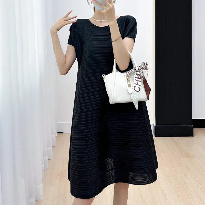 Pleated Simple Loose Figure Flattering Dress Women