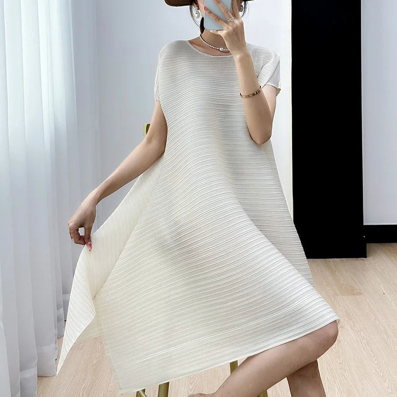 Pleated Simple Loose Figure Flattering Dress Women