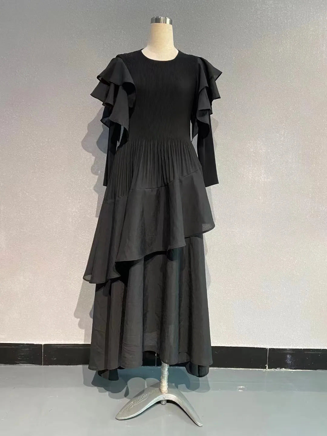 Ruffled Long Dress Long Sleeved Pleated Dress Elegant