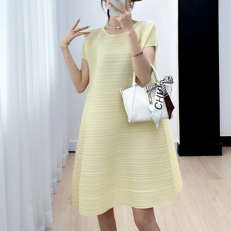 Pleated Simple Loose Figure Flattering Dress Women