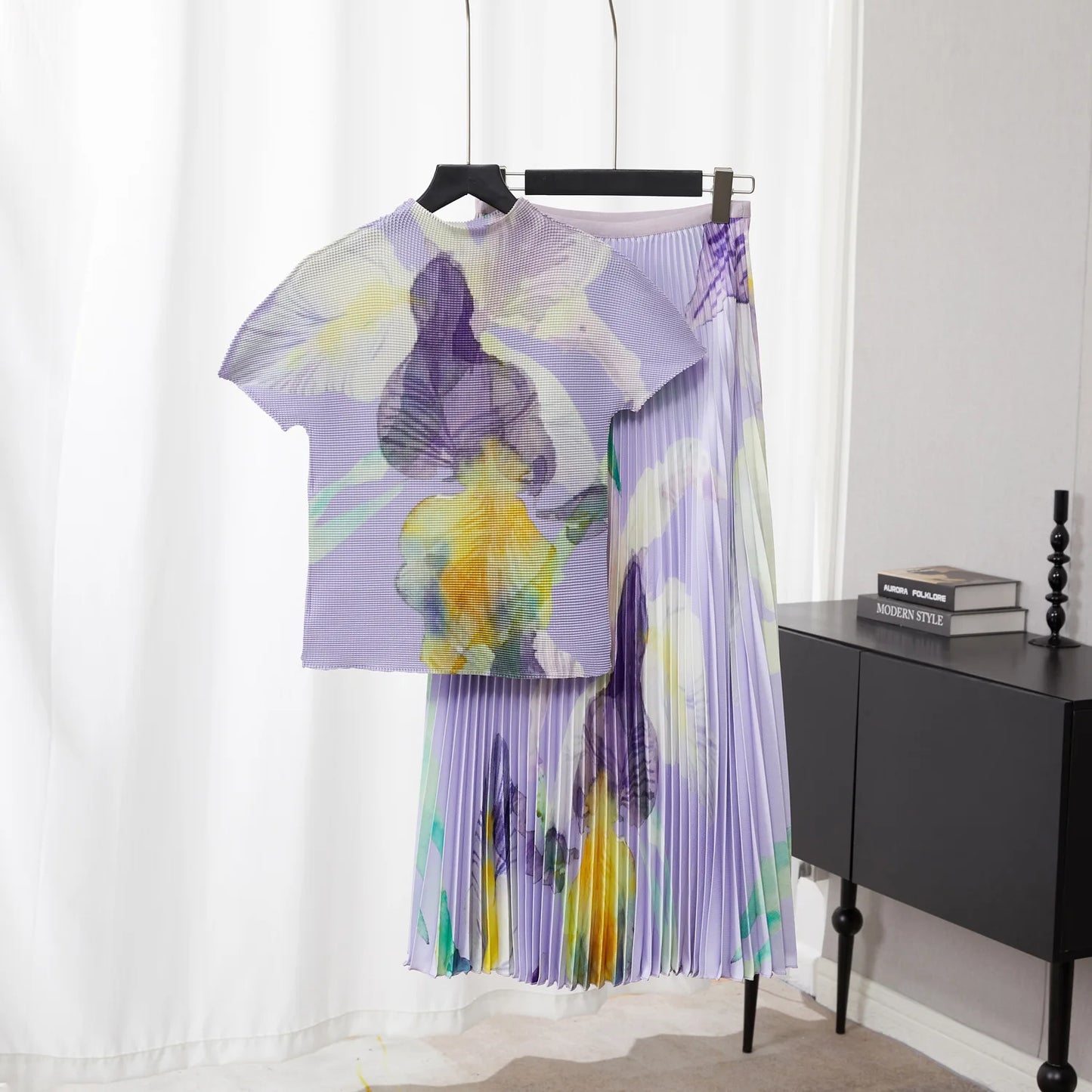 Women Pleated Flower Print Short Sleeve T-Shirt With A-Line Pleated Long Skirt Set Two Piece Suit