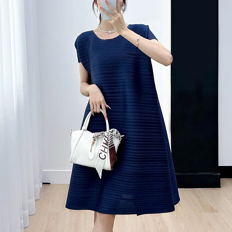 Pleated Simple Loose Figure Flattering Dress Women